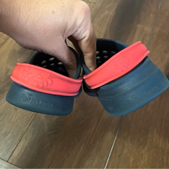 Joybees blue & red slip on foam clogs, size 12 - Picture 3 of 7